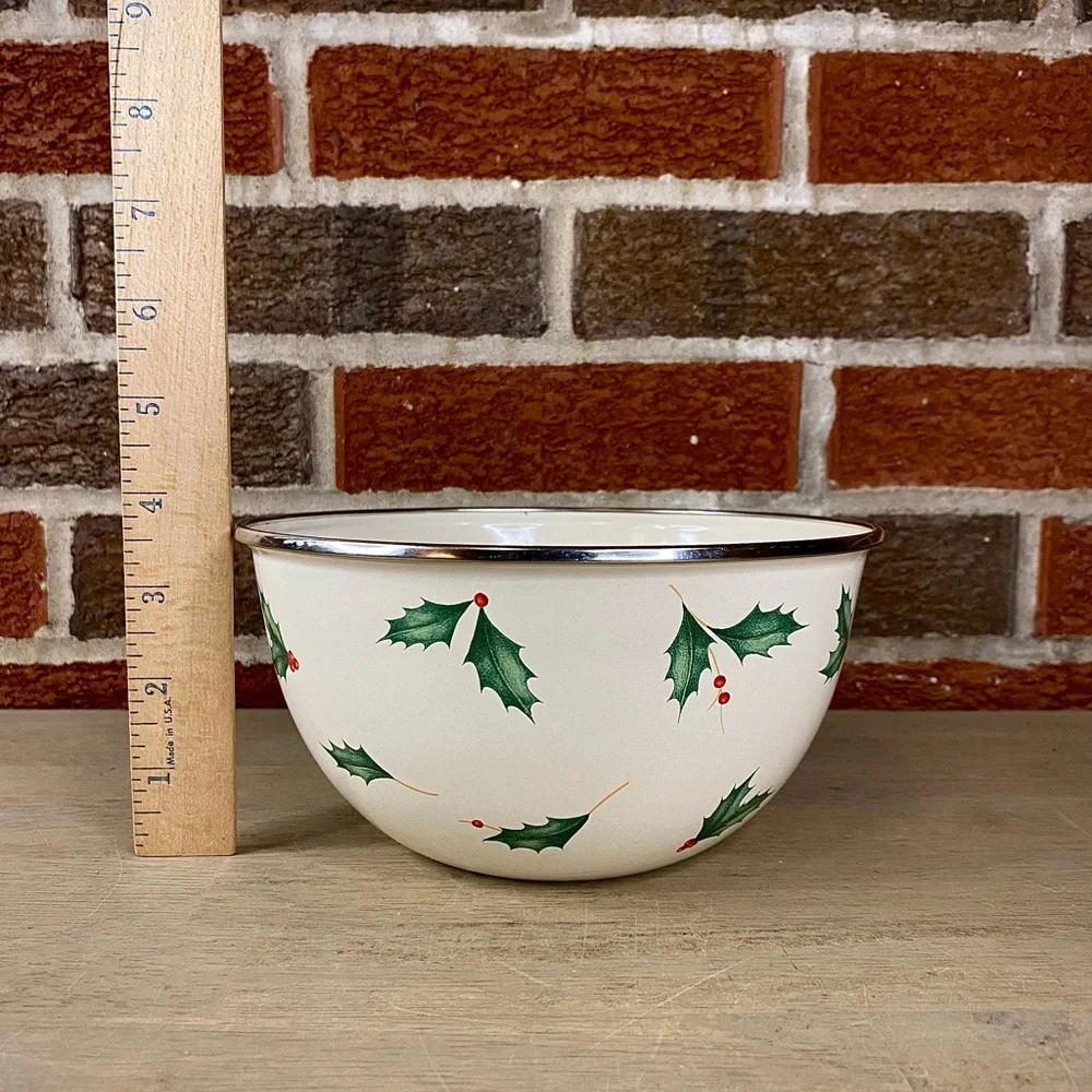 Lenox Holiday 3‎ Piece Mixing Bowls with Lids. Holly Berry Enamel Metal